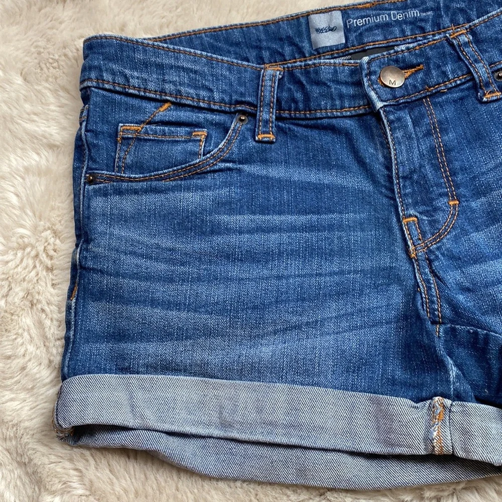 Mossimo Premium Denim Mid Rise Cuffed Blue Jean Shorts Size 4